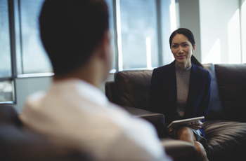 Preparación para Entrevistas 101: Preguntas Comunes y Cómo Responderlas